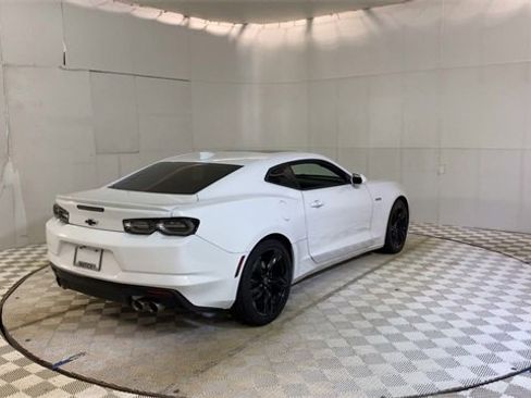 Used 2022 Chevrolet Camaro LT w/ RS Package image 8