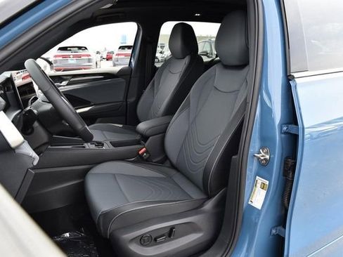 New 2026 Volkswagen Tiguan SE R-Line image 19