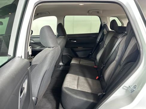 Certified 2025 Nissan Rogue SV image 25