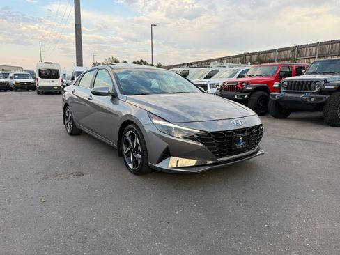 Used 2023 Hyundai Elantra Limited FWD image 10