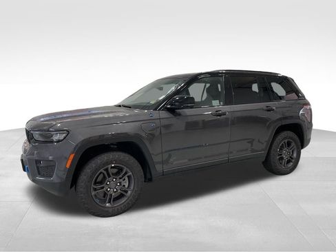 New 2024 Jeep Grand Cherokee Trailhawk w/ Advanced Protech Group II image 11