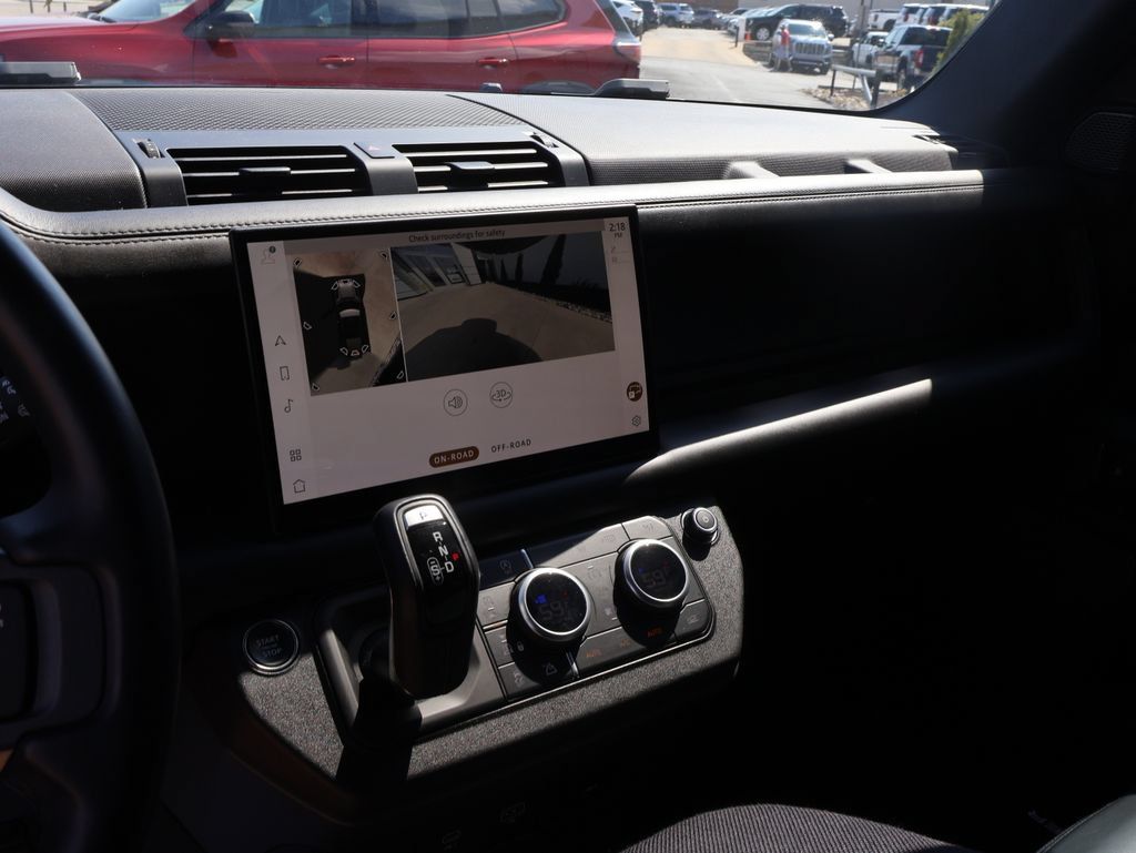 Used 2023 Land Rover Defender 110 X AWD/4WD image 33
