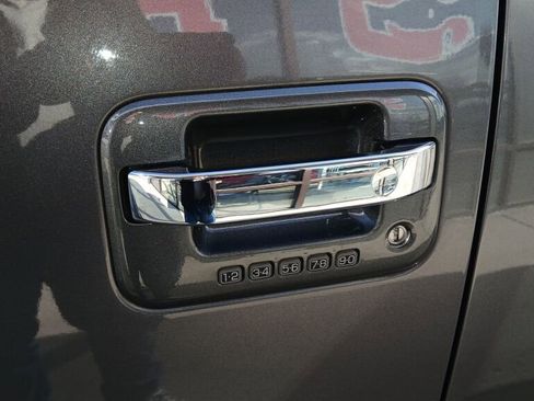 Used 2013 Ford F150 Lariat w/ Lariat Chrome Pkg image 29