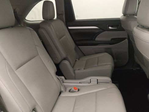 Used 2017 Toyota Highlander XLE w/ Protection Package #3 image 19