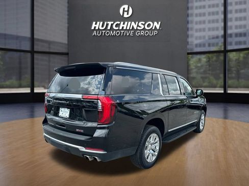 Used 2025 GMC Yukon XL Denali AWD/4WD image 7