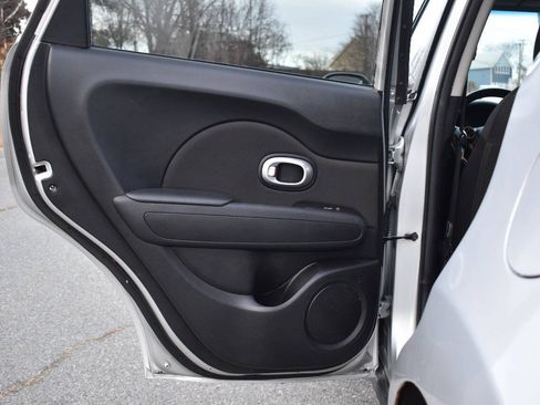 Used 2018 Kia Soul + FWD image 10