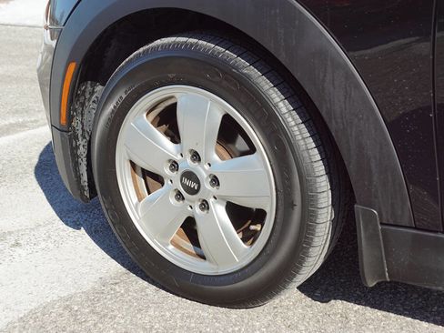 Used 2017 MINI Cooper 2-Door Hardtop image 12