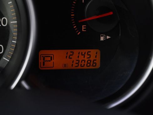 Used 2008 Nissan Versa Hatchback w/ Convenience Pkg FWD image 24