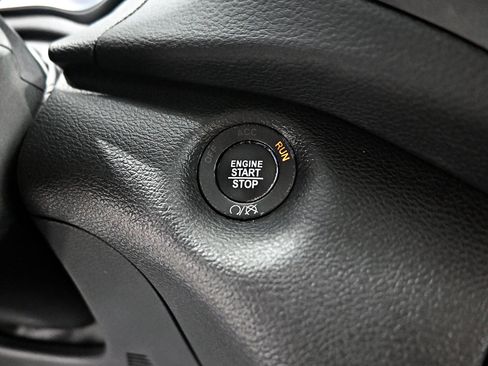 Used 2019 Jeep Cherokee Limited AWD/4WD image 10