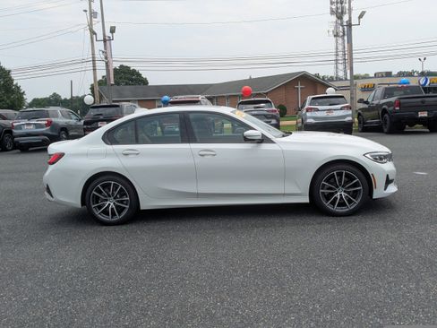 Used 2022 BMW 330i xDrive Sedan w/ Driving Assistance Package AWD/4WD image 11