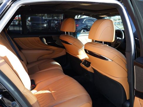 Used 2023 Lexus LS 500 w/ Luxury Package image 40