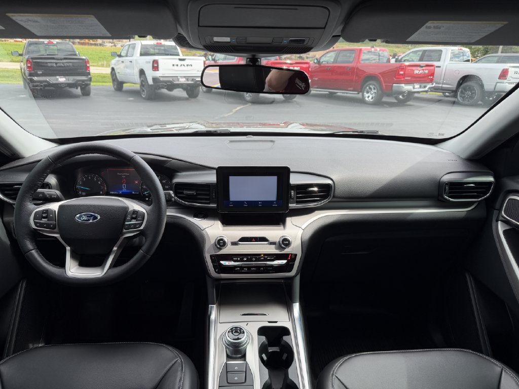Used 2024 Ford Explorer XLT w/ Equipment Group 202A AWD/4WD image 25
