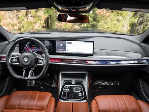 Used 2023 BMW 740i w/ Luxury Rear Seating Package RWD image 22