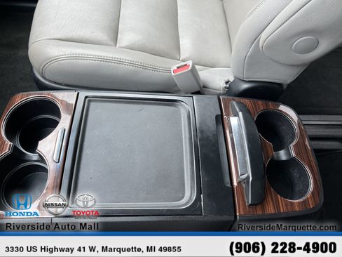 Used 2015 Toyota Sienna Limited Premium w/ Four Season Floor Mat Package FWD image 19