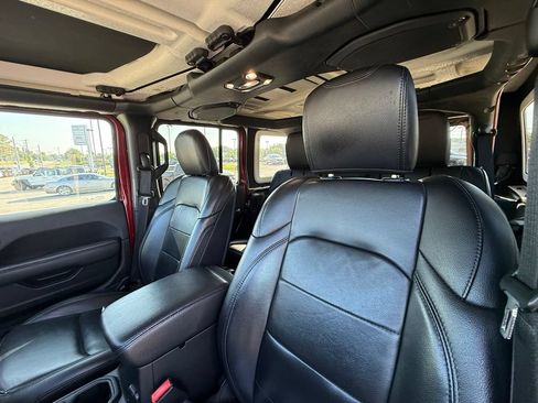 Used 2021 Jeep Wrangler Unlimited Sahara AWD/4WD image 13