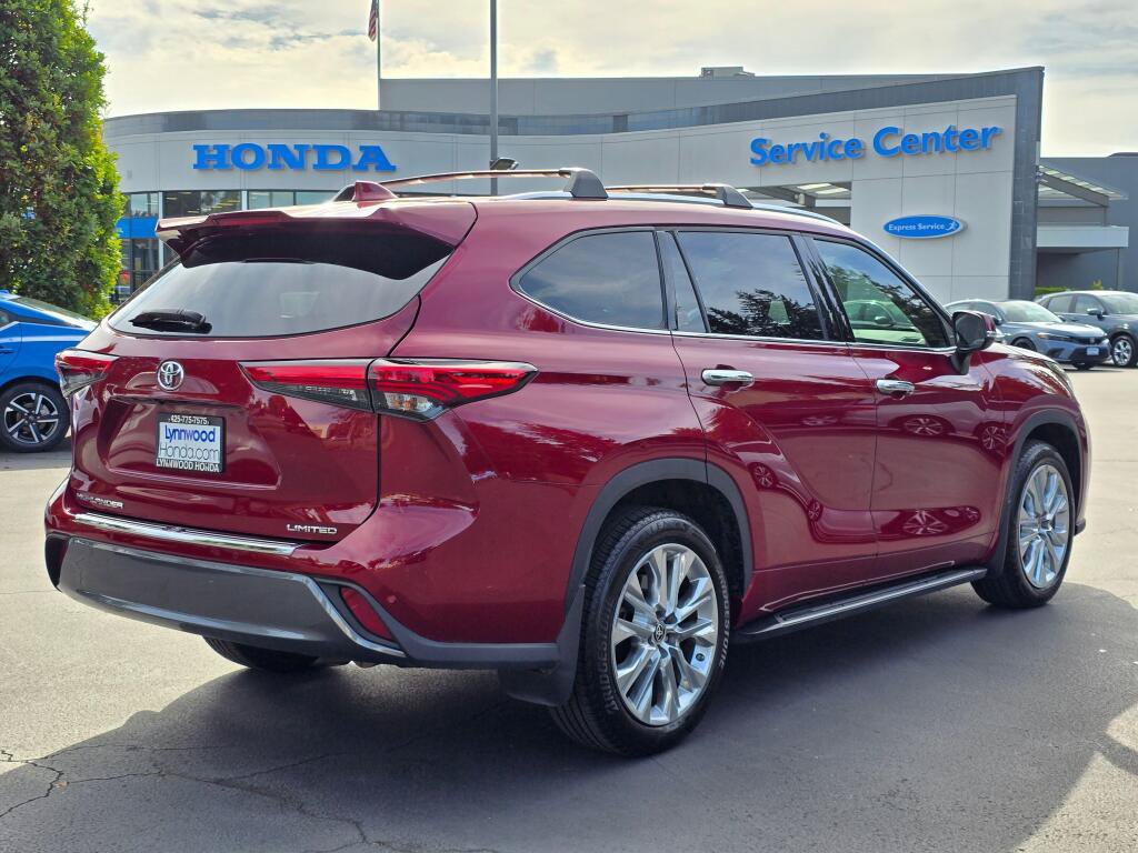 Used 2021 Toyota Highlander Limited FWD image 11