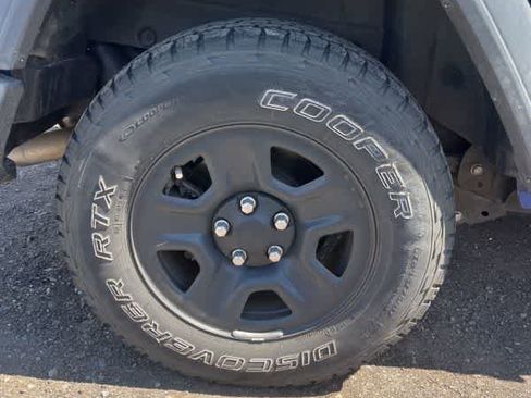 Used 2018 Jeep Wrangler Unlimited Sport image 10