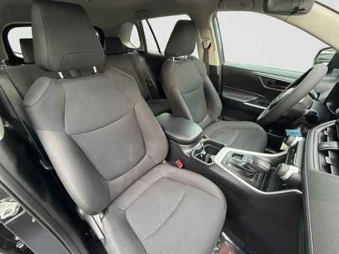 Used 2019 Toyota RAV4 LE w/ All Weather Liner Package AWD/4WD image 21