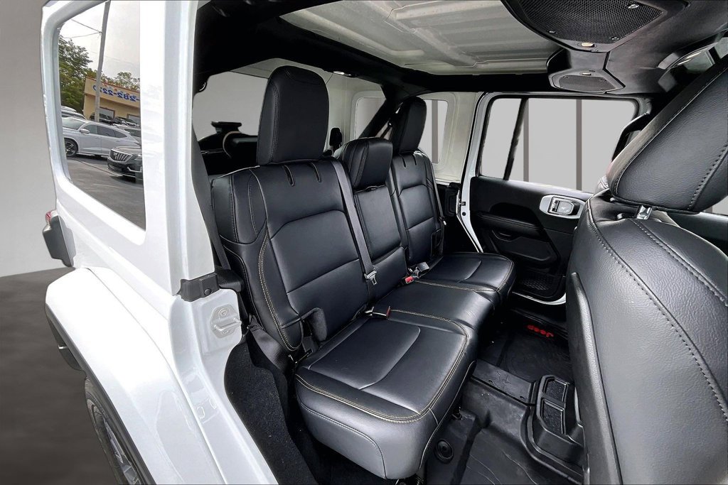 Used 2026 Jeep Wrangler Unlimited Sahara AWD/4WD image 27