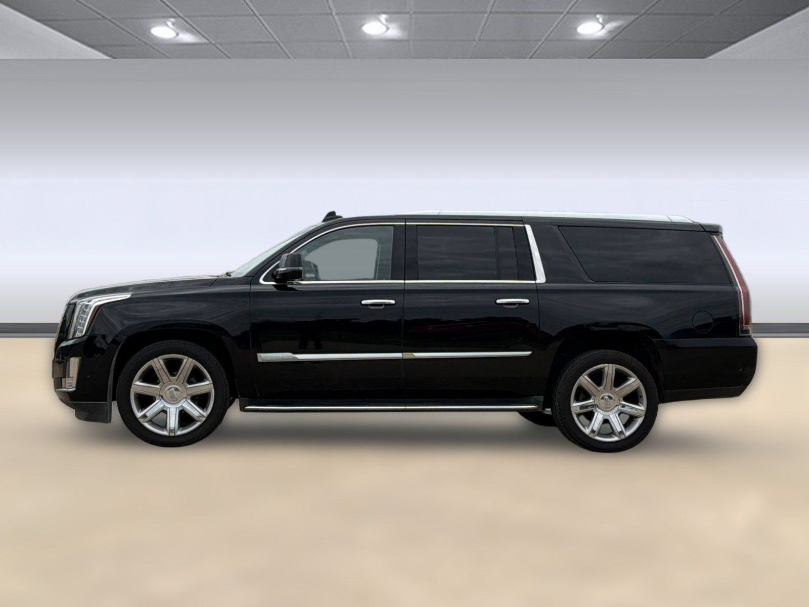 Used 2018 Cadillac Escalade ESV Luxury AWD/4WD image 2
