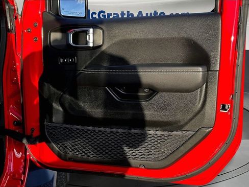 Used 2023 Jeep Wrangler Unlimited Sahara w/ Cold Weather Group image 26