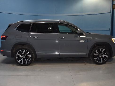 Certified 2025 Volkswagen Atlas SEL Premium R-Line image 19