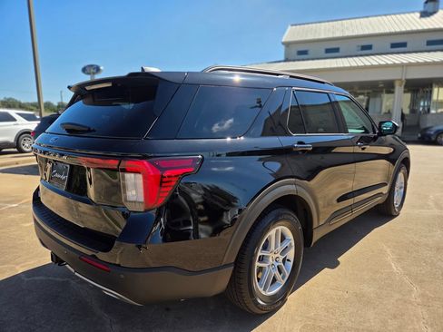 New 2026 Ford Explorer Active w/ Active Comfort Package RWD image 5