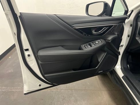 Used 2025 Subaru Outback Limited image 13