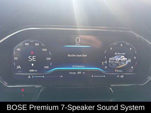 Used 2025 Chevrolet Silverado 2500 LTZ w/ LTZ Convenience Package image 16