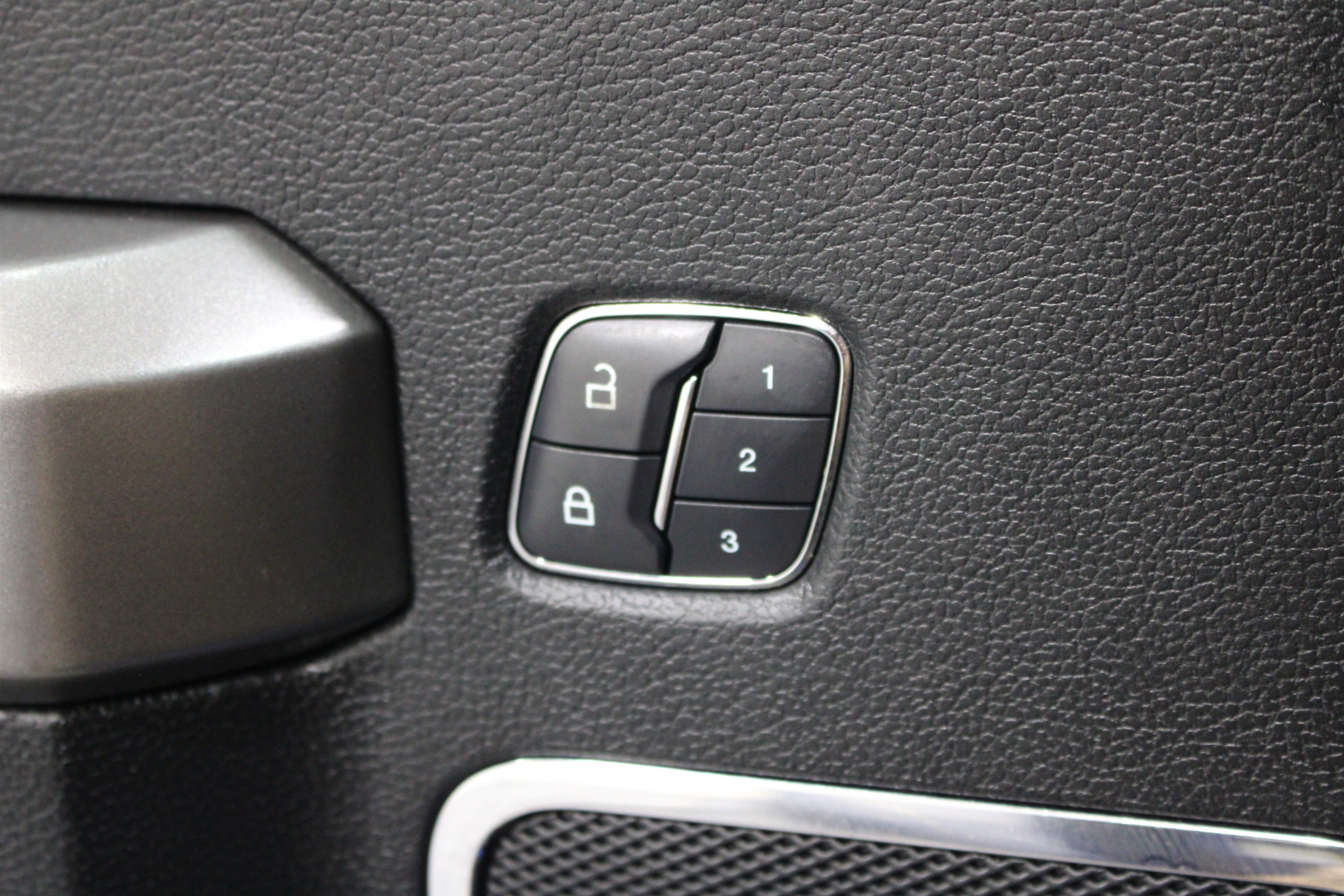 Used 2018 Ford F150 Lariat AWD/4WD image 8