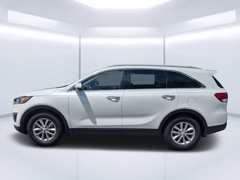 Used 2017 Kia Sorento FWD w/ LX Convenience Package image 6