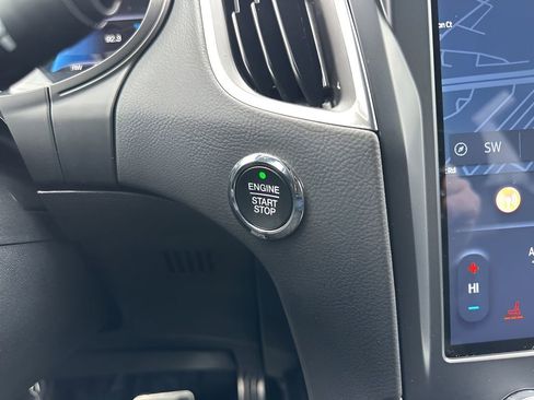 Used 2024 Ford Edge ST image 23
