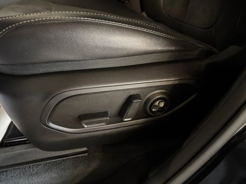 Used 2023 Jeep Grand Cherokee Altitude AWD/4WD image 13