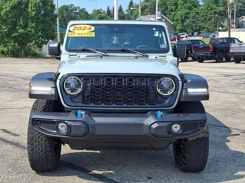 Used 2024 Jeep Wrangler Unlimited AWD/4WD image 3