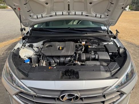 Used 2020 Hyundai Elantra SE w/ Cargo Package (C1) FWD image 31