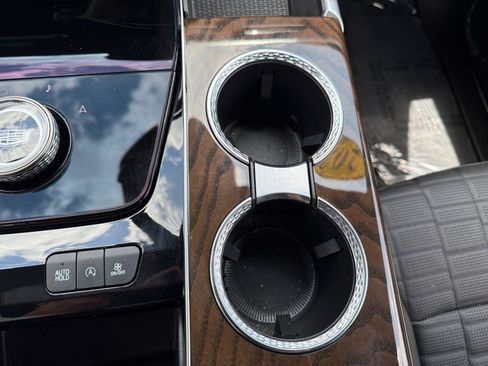 Used 2025 Cadillac Escalade Sport Platinum w/ LPO, Floor Liner Package AWD/4WD image 34