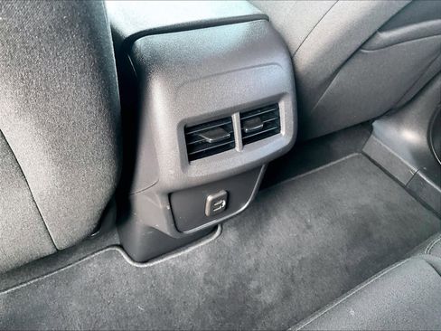 Used 2023 Chevrolet Equinox LT image 28