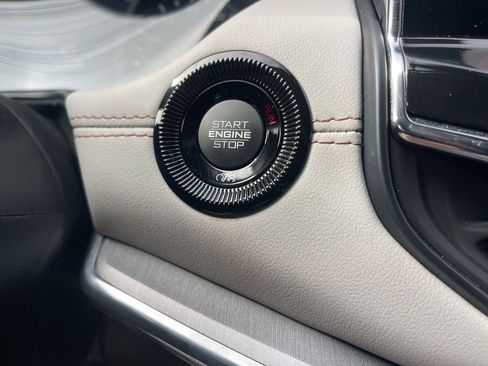 Used 2022 Jeep Compass Limited image 20