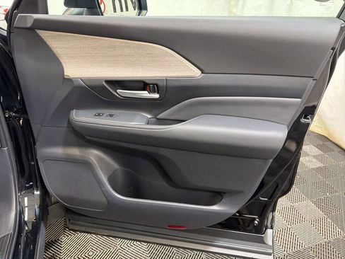 New 2026 Toyota Grand Highlander AWD image 11