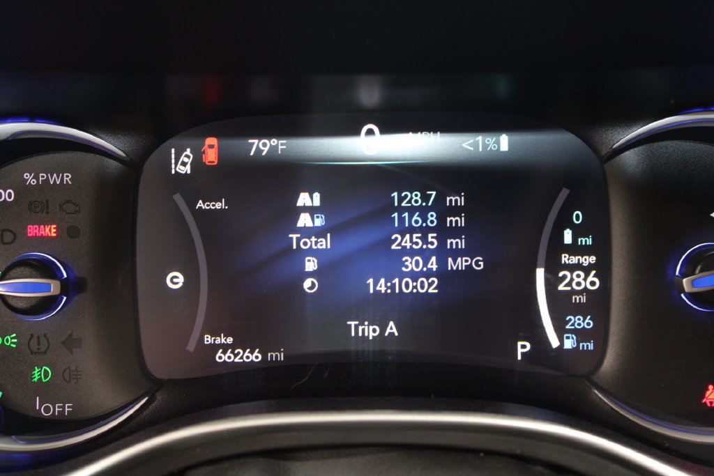 Used 2023 Chrysler Pacifica Touring-L FWD image 21