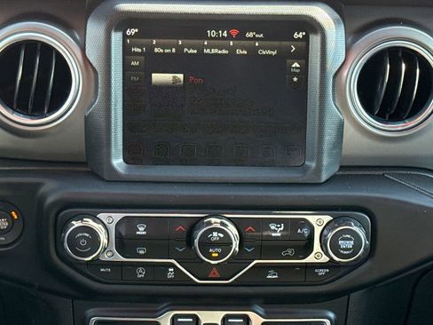 Used 2022 Jeep Gladiator Rubicon AWD/4WD image 12