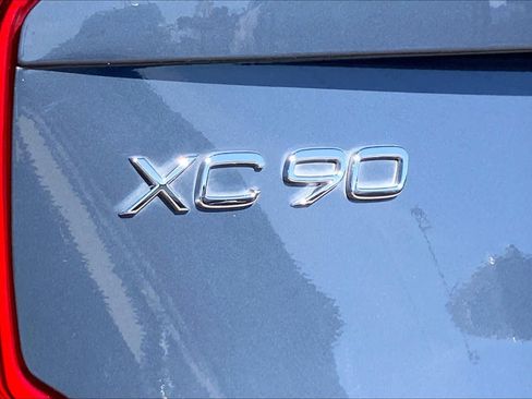 Used 2022 Volvo XC90 T6 Momentum w/ Advanced Package image 31