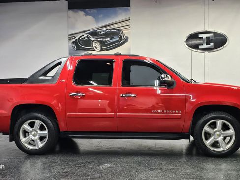 Used 2007 Chevrolet Avalanche LTZ w/ LTZ Preferred Equipment Group AWD/4WD image 9