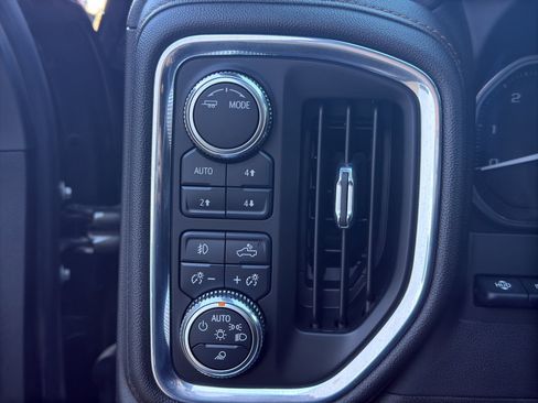 Used 2023 GMC Sierra 2500 AT4 w/ AT4 Premium Plus Package image 12