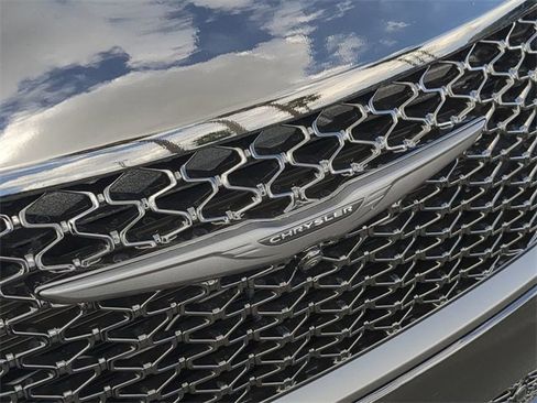 New 2026 Chrysler Pacifica Limited w/ S Appearance Package image 13