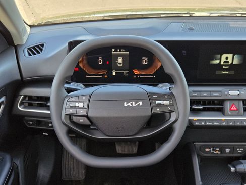 New 2026 Kia K4 LXS image 25