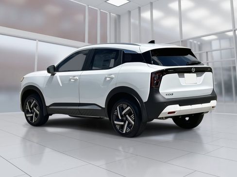 New 2026 Nissan Kicks SV image 2