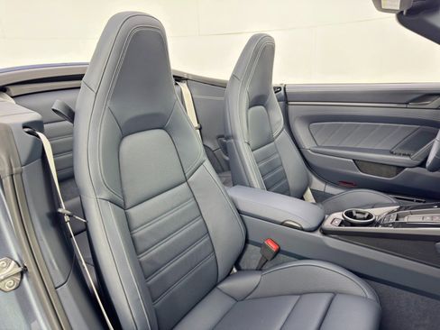 Used 2025 Porsche 911 Carrera image 39