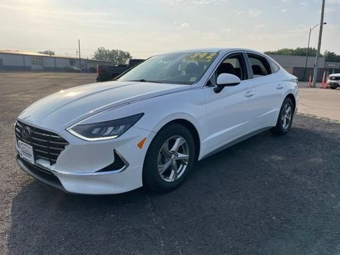 Used 2022 Hyundai Sonata SE w/ Cargo Package FWD image 3