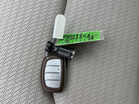 Used 2020 Hyundai Elantra Limited w/ Ultimate Package 03 image 31